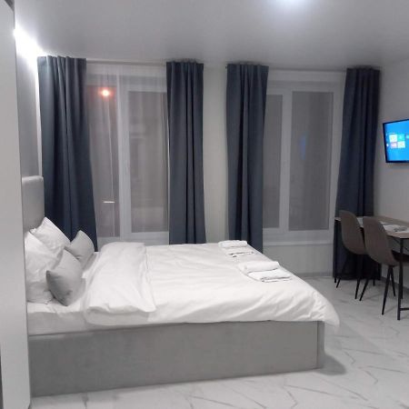 Pure Apartments Vip 4 Lviv Bagian luar foto
